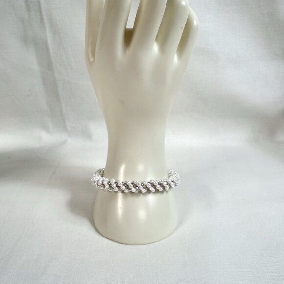 Vintage Beaded Pearl & Crystal Rope Bracelet w/ Butterfly Charm Toggle Clasp 7.5 - Picture 2 of 6